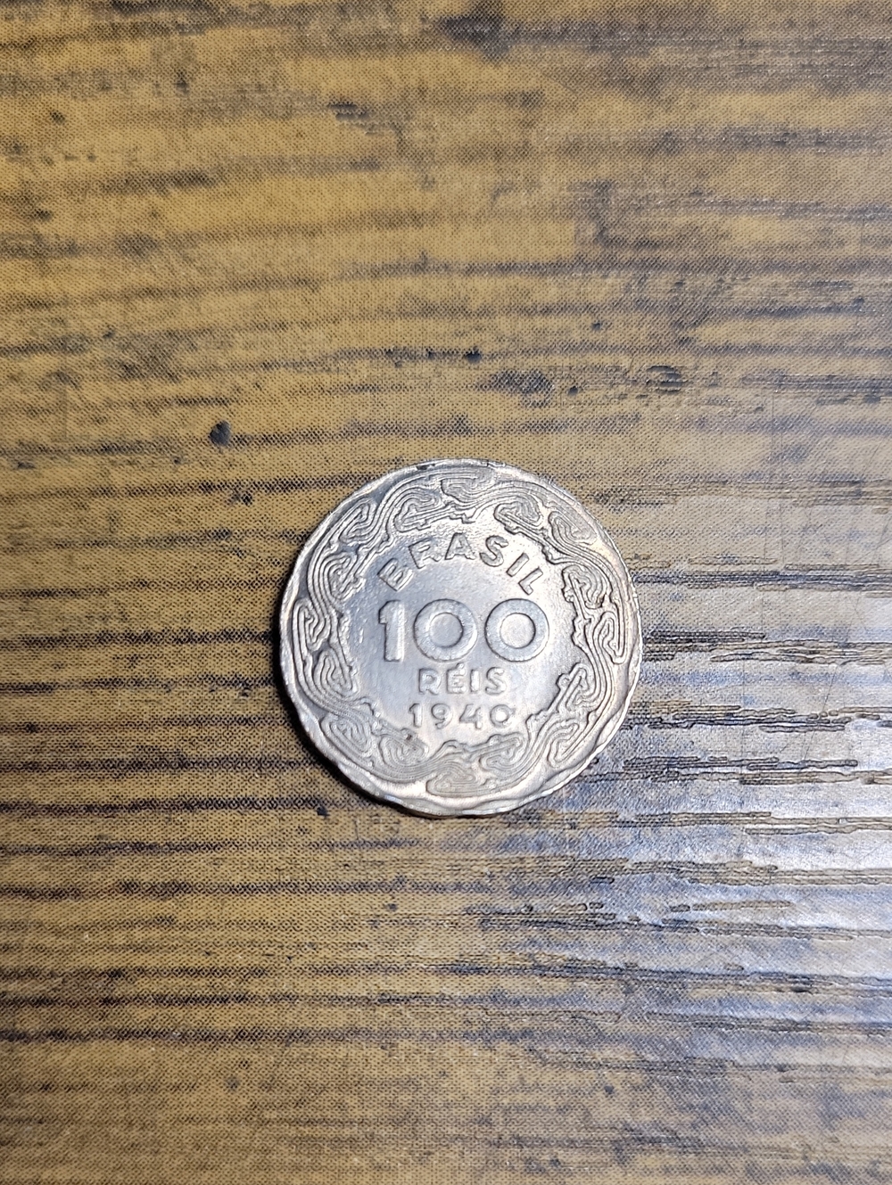 Vintage 1940 Brasil 100 Réis Coin - Silver-Tone Collectible
